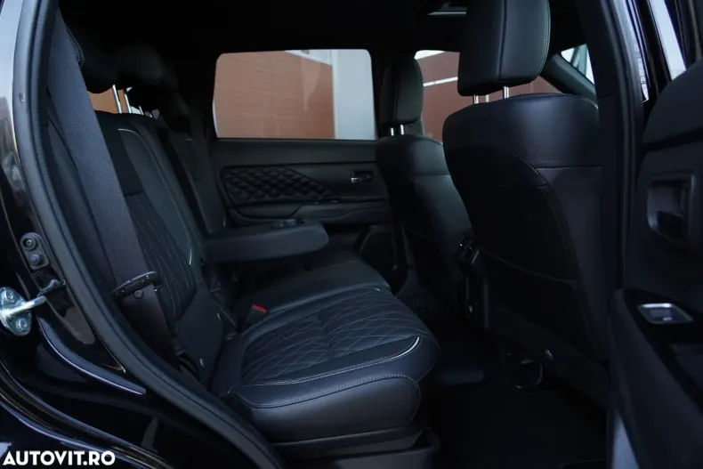 Mitsubishi Outlander din 2020 cu 77.234 km - oferta MIT148130 - foto 18