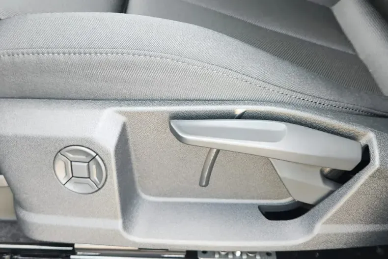 Audi Q3 din 2025 cu 1 km - oferta AUD148135 - foto 13