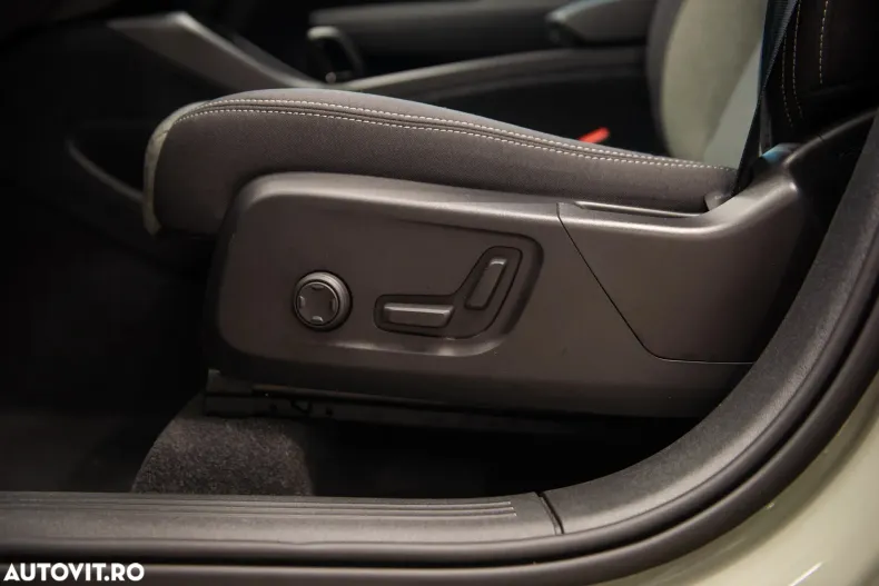 Volvo XC40 din 2023 cu 4.471 km - oferta VOL148189 - foto 14