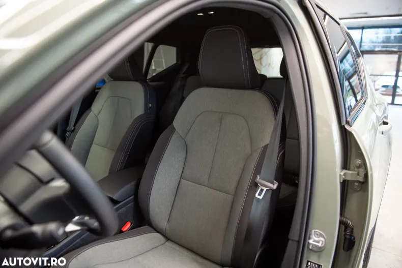 Volvo XC40 din 2023 cu 4.471 km - oferta VOL148189 - foto 15