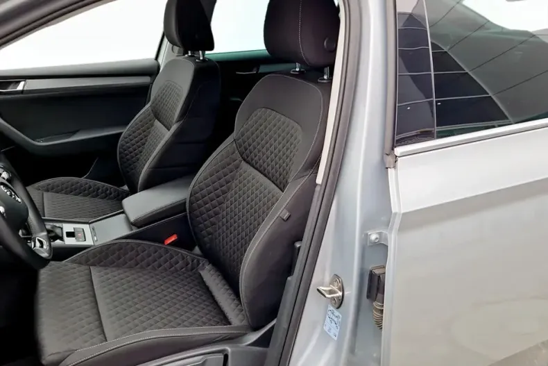 Skoda Superb din 2021 cu 51.534 km - oferta SKO148202 - foto 12