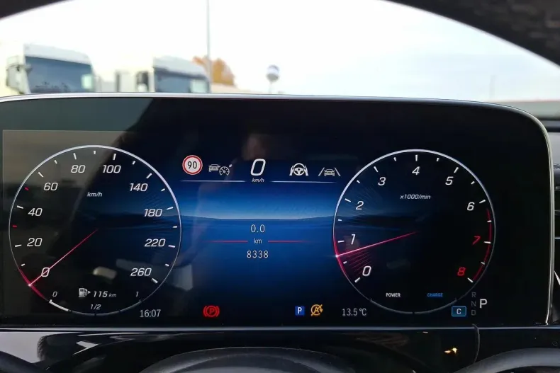 Mercedes-Benz E din 2024 cu 8.338 km - oferta MER148211 - foto 18