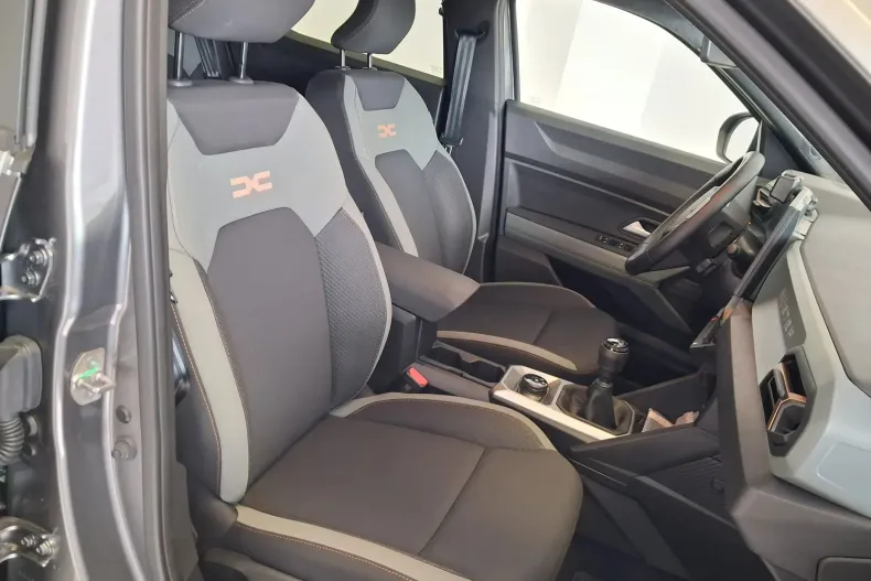 Dacia Duster din 2024 cu 3.992 km - oferta DAC148216 - foto 16