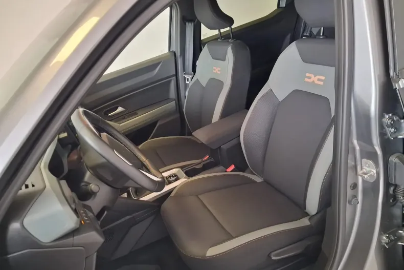 Dacia Duster din 2024 cu 3.992 km - oferta DAC148216 - foto 30