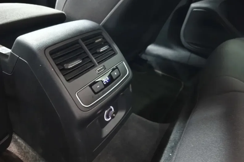 Audi A4 din 2019 cu 133.000 km - oferta AUD148227 - foto 13