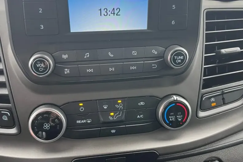 Ford Transit Custom din 2023 cu 91.890 km - oferta FOR148254 - foto 11