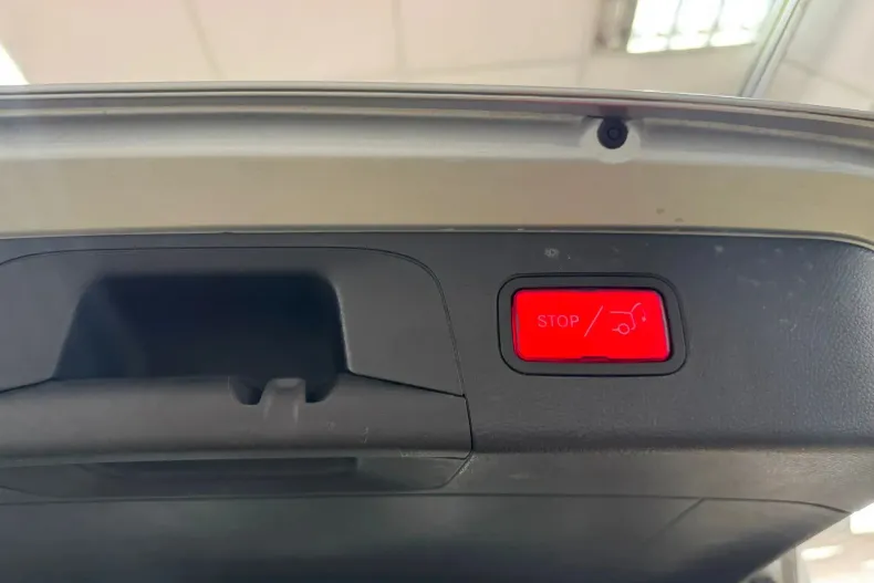 Mercedes-Benz GLC din 2021 cu 141.727 km - oferta MER148256 - foto 13