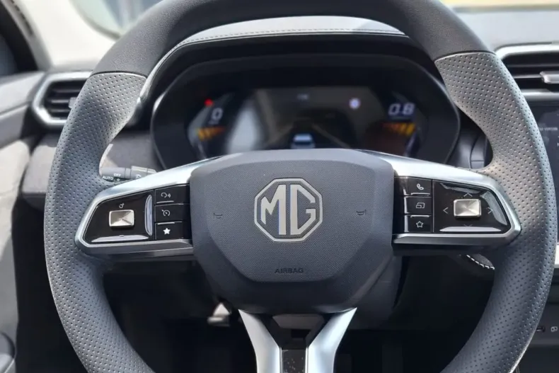 MG ZS din 2025 cu 2.110 km - oferta MG0148288 - foto 19