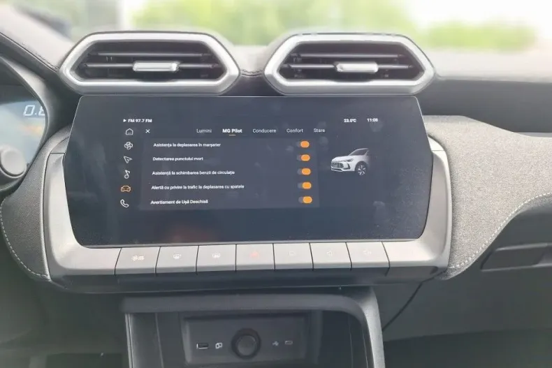 MG ZS din 2025 cu 2.110 km - oferta MG0148288 - foto 29