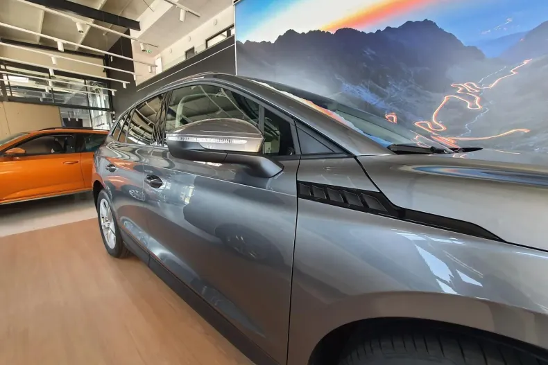 Skoda Enyaq din 2023 cu 9.000 km - oferta SKO148295 - foto 4