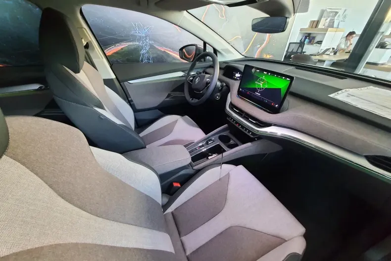 Skoda Enyaq din 2023 cu 9.000 km - oferta SKO148295 - foto 14