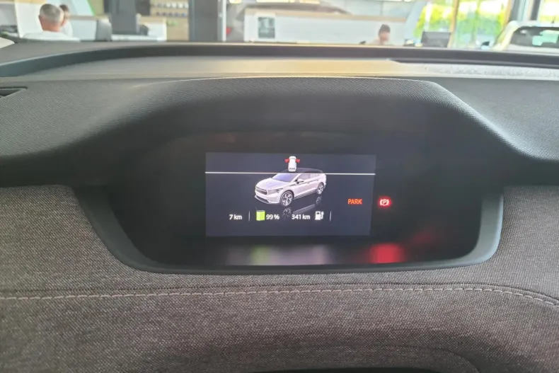 Skoda Enyaq din 2023 cu 9.000 km - oferta SKO148295 - foto 17