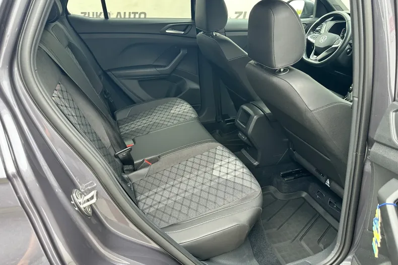 Volkswagen T-Cross din 2024 cu 30.000 km - oferta VOL148298 - foto 9
