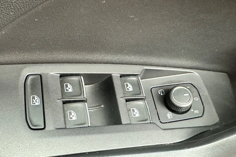 Volkswagen T-Cross din 2024 cu 30.000 km - oferta VOL148298 - foto 16