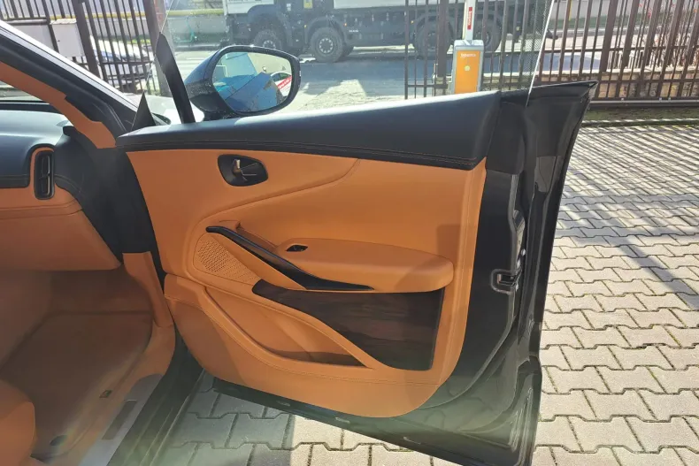 Aston Martin DBX din 2022 cu 18.500 km - oferta AST148305 - foto 24