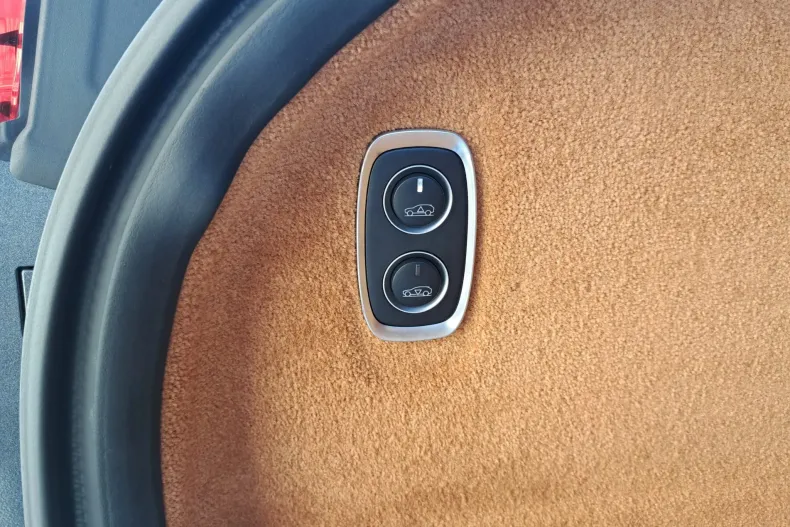 Aston Martin DBX din 2022 cu 18.500 km - oferta AST148305 - foto 32