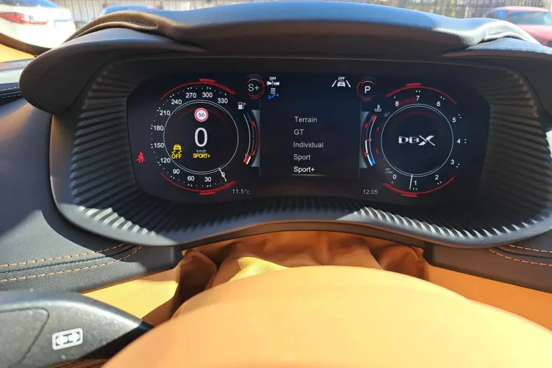 Aston Martin DBX din 2022 cu 18.500 km - oferta AST148305 - foto 36