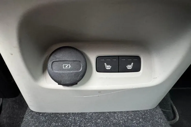 Volvo XC40 din 2021 cu 92.800 km - oferta VOL148325 - foto 22