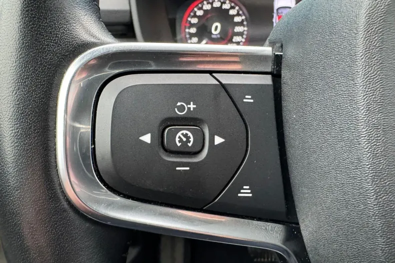 Volvo XC40 din 2021 cu 92.800 km - oferta VOL148325 - foto 24