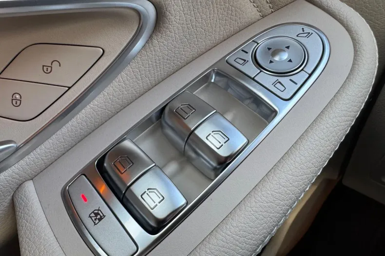 Mercedes-Benz GLC din 2021 cu 77.800 km - oferta MER148334 - foto 27