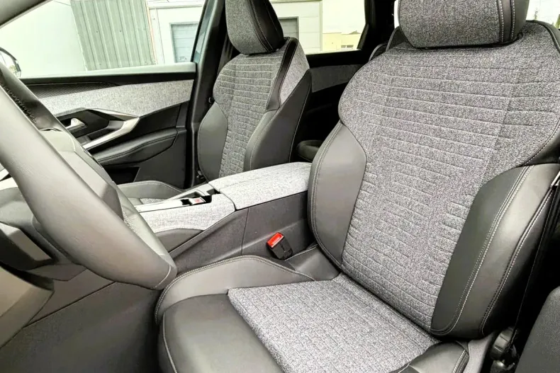 Peugeot 5008 din 2025 cu 5 km - oferta PEU148336 - foto 6