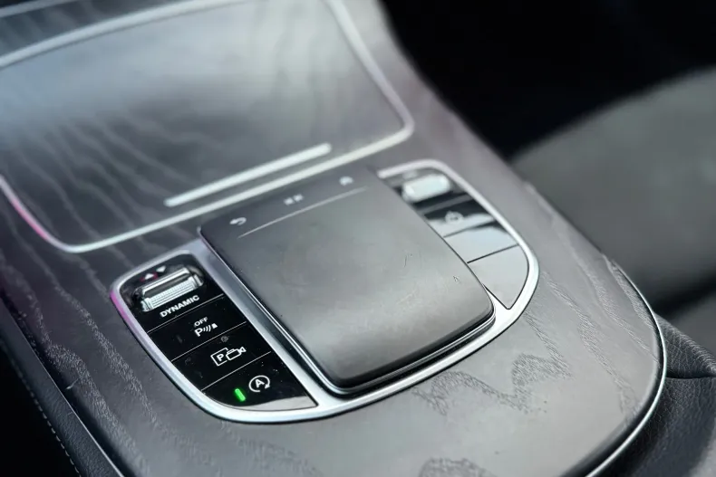 Mercedes-Benz E din 2021 cu 132.703 km - oferta MER148337 - foto 13