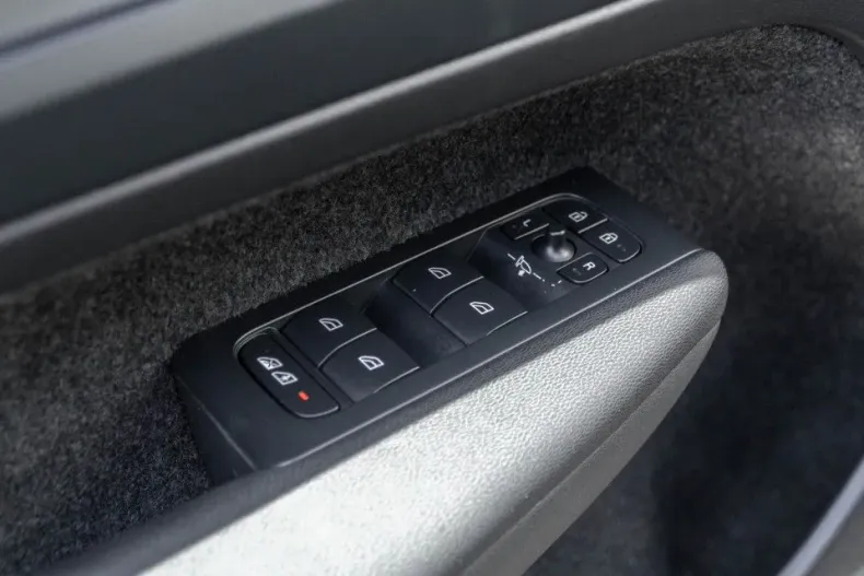 Volvo XC40 din 2023 cu 41.723 km - oferta VOL148355 - foto 24