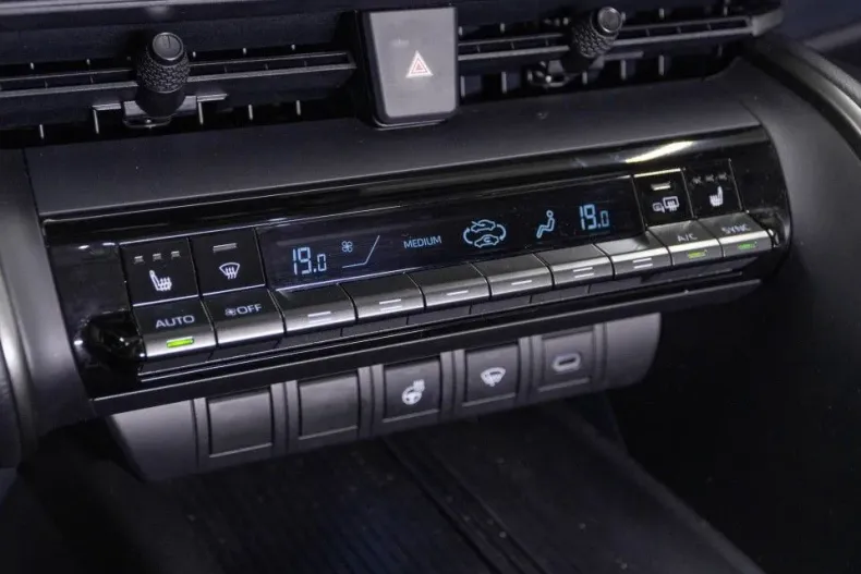 Toyota C-HR din 2023 cu 10.500 km - oferta TOY148356 - foto 18