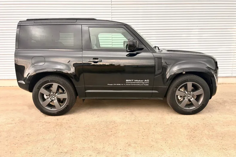Land Rover Defender din 2024 cu 10.500 km - oferta LAN148367 - foto 2