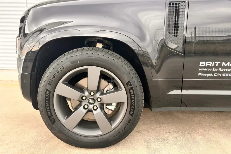 Land Rover Defender din 2024 cu 10.500 km - oferta LAN148367 - foto 3