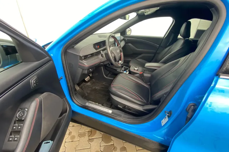 Ford Mustang Mach-E din 2022 cu 20.700 km - oferta FOR148376 - foto 5