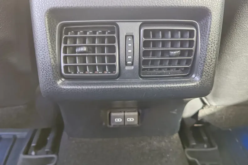 Toyota Camry din 2022 cu 93.500 km - oferta TOY148377 - foto 15