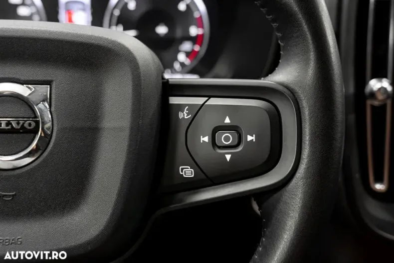 Volvo XC40 din 2020 cu 180.000 km - oferta VOL148396 - foto 34