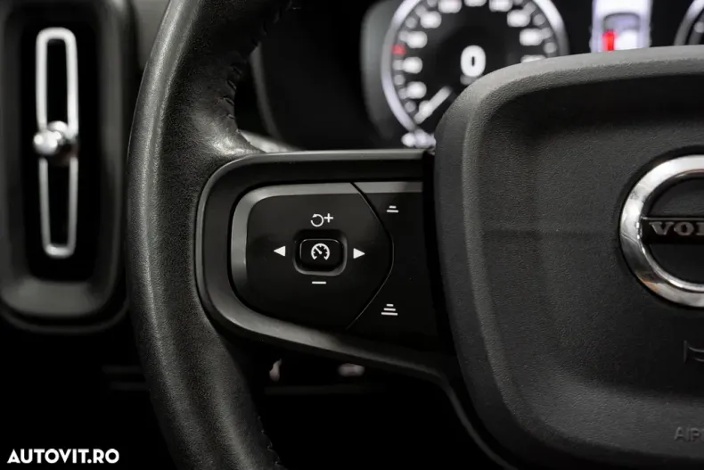 Volvo XC40 din 2020 cu 180.000 km - oferta VOL148396 - foto 35