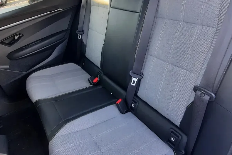 Renault Megane din 2023 cu 23.316 km - oferta REN148427 - foto 11