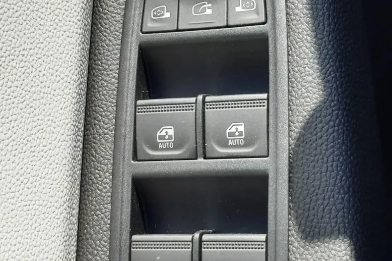 Renault Clio din 2023 cu 9 km - oferta REN148430 - foto 8