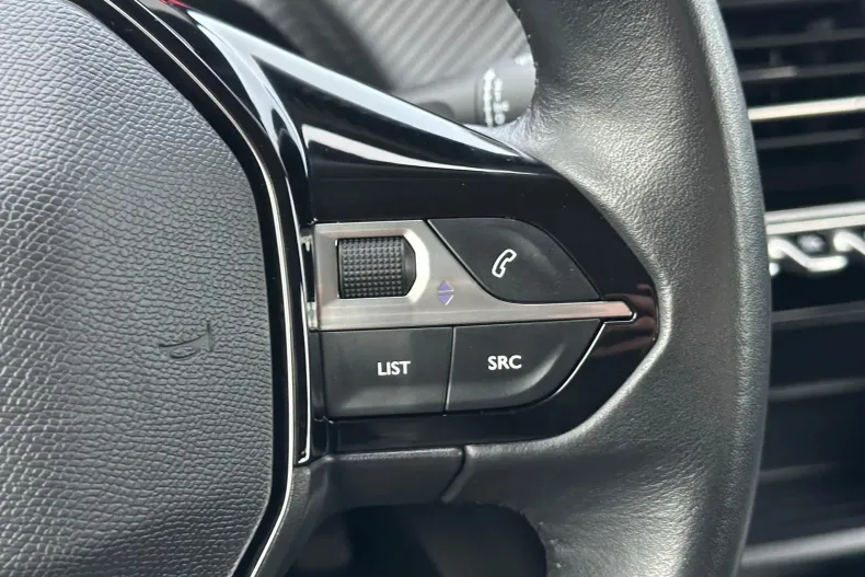 Peugeot 2008 din 2022 cu 98.000 km - oferta PEU148439 - foto 28