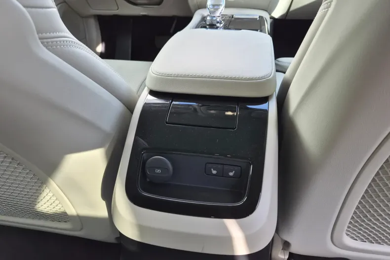 Volvo S90 din 2024 cu 23 km - oferta VOL148448 - foto 30