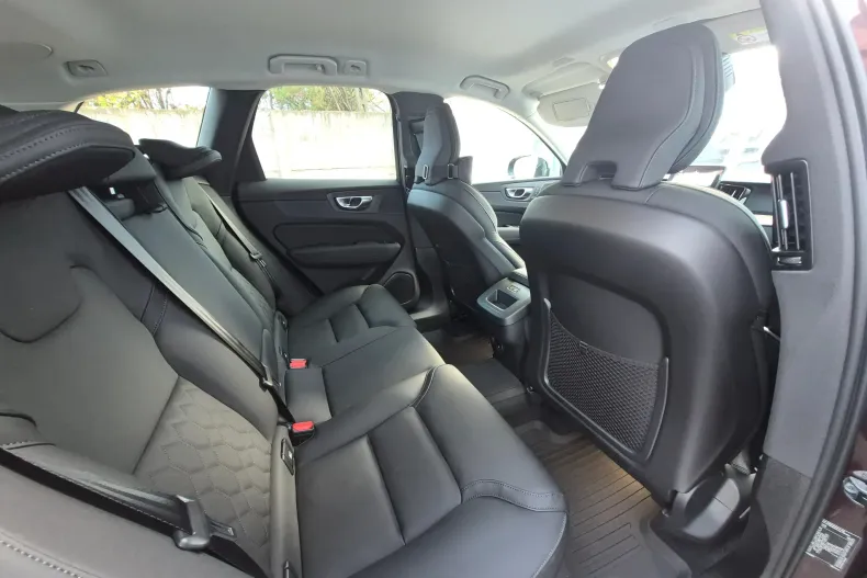 Volvo XC60 din 2025 cu 100 km - oferta VOL148449 - foto 16