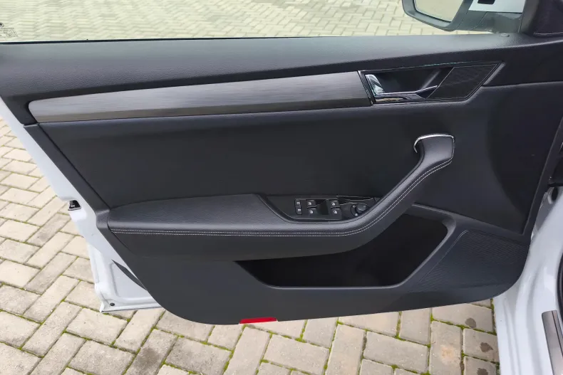 Skoda Superb din 2022 cu 146.253 km - oferta SKO148451 - foto 9