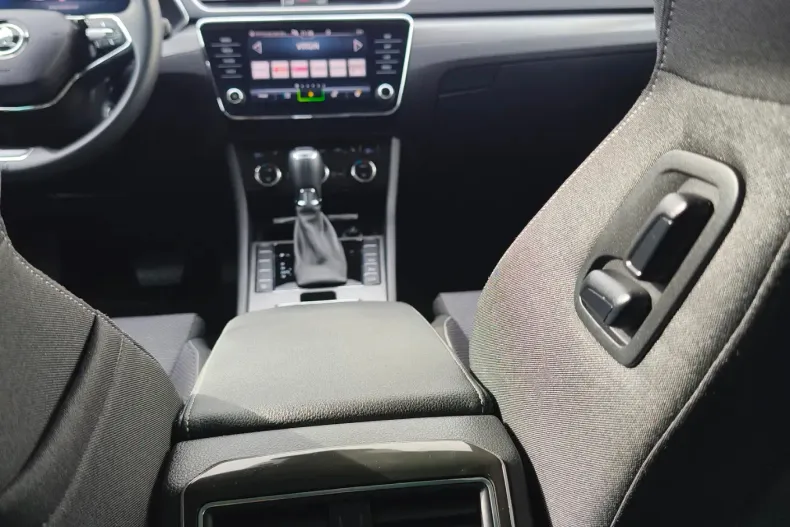 Skoda Superb din 2022 cu 146.253 km - oferta SKO148451 - foto 23