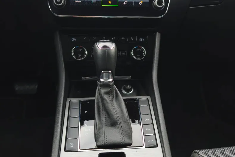 Skoda Superb din 2022 cu 146.253 km - oferta SKO148451 - foto 25