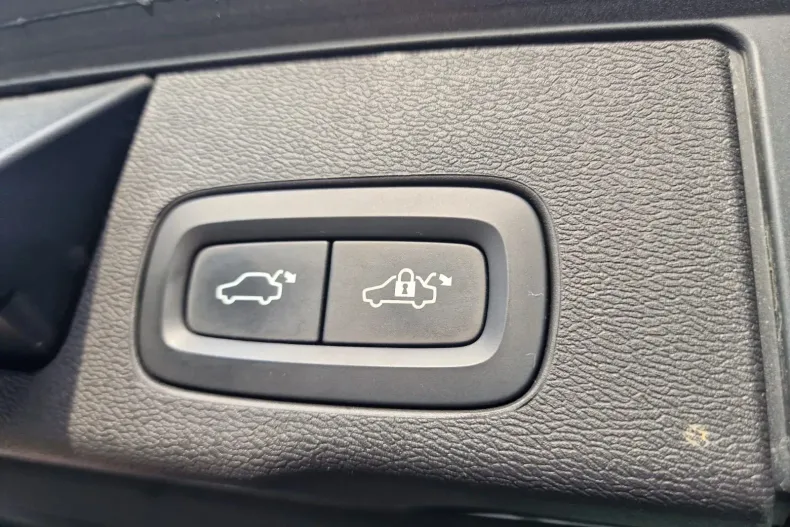 Volvo XC60 din 2021 cu 139.885 km - oferta VOL148465 - foto 31