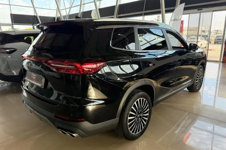 Chery Tiggo 8 din 2025 cu 2.000 km - oferta CHE148486 - foto 4