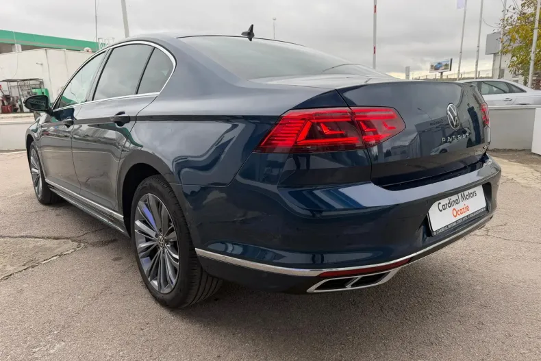 Volkswagen Passat din 2021 cu 42.645 km - oferta VOL148495 - foto 5