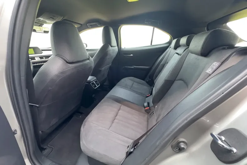 Lexus UX din 2019 cu 88.037 km - oferta LEX148515 - foto 9