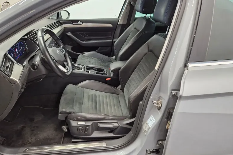 Volkswagen Passat din 2021 cu 65.852 km - oferta VOL148519 - foto 6