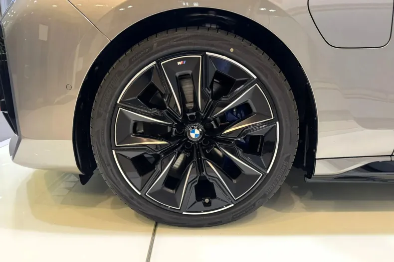 BMW Seria 7 din 2025 cu 1 km - oferta BMW148537 - foto 8