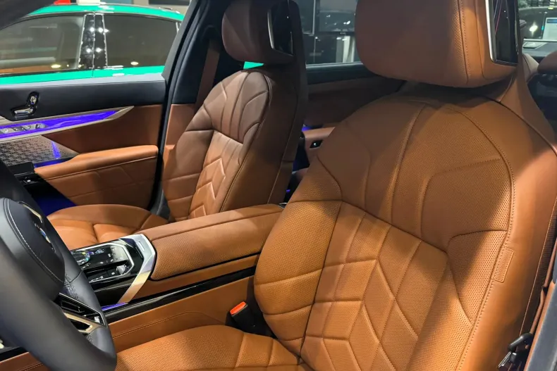 BMW Seria 7 din 2025 cu 1 km - oferta BMW148537 - foto 13