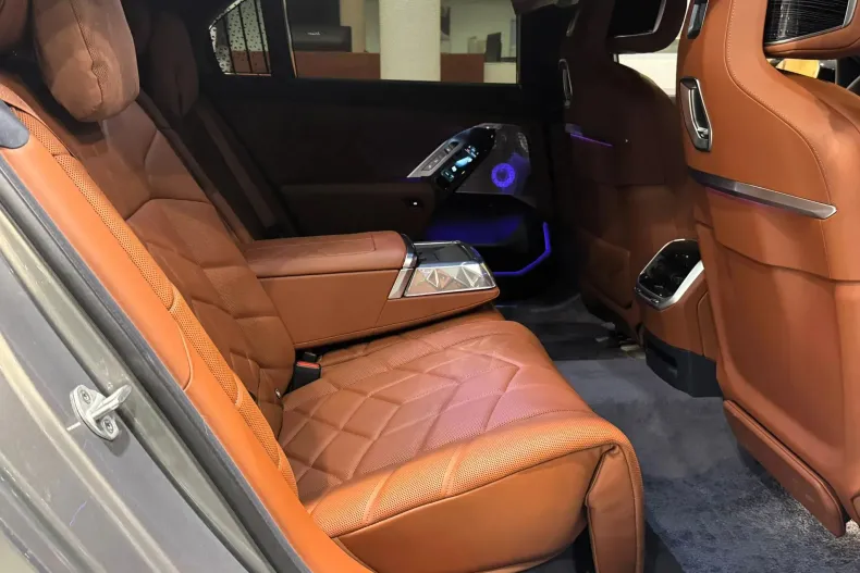 BMW Seria 7 din 2025 cu 1 km - oferta BMW148537 - foto 15